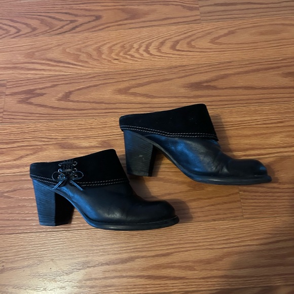 Shoes - Picture 1 of 5